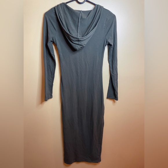 Hearts & Hips Affordable Luxury T-Shirt Hoodie Dress - S - Picture 5 of 6